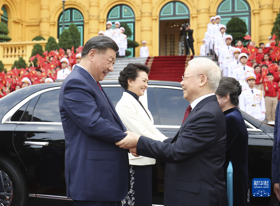 Xi Adakan Rundingan dengan Nguyen Phu Tron