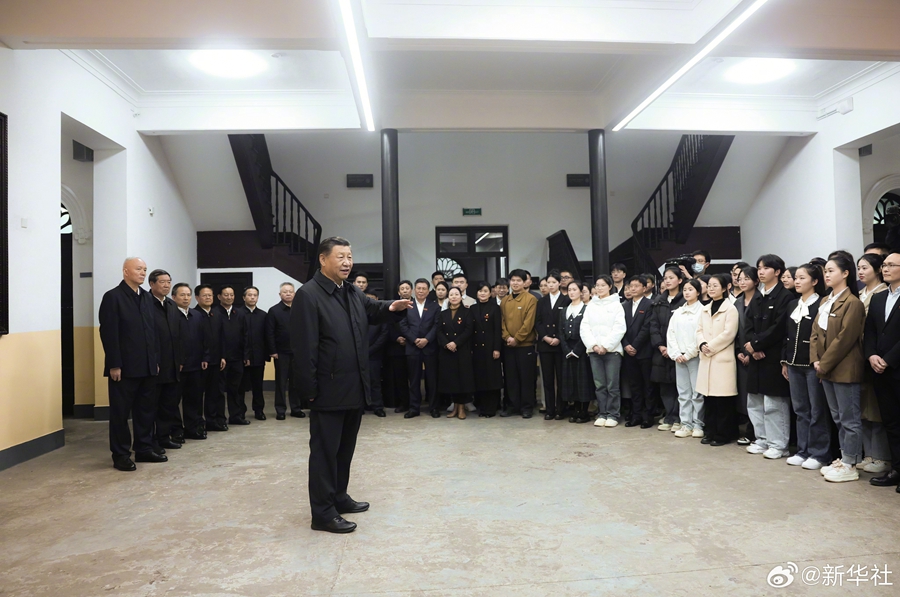 Xi Adakan Tinjauan di Hunan