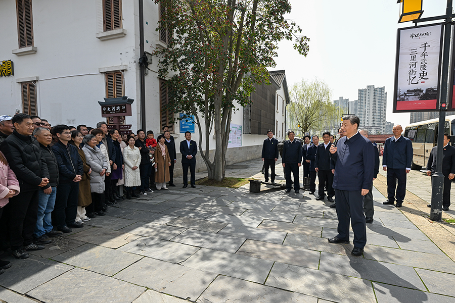 Xi Buat Tinjauan di Bandar Changde