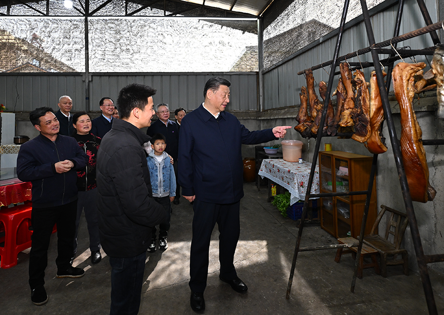 Xi Buat Tinjauan di Bandar Changde