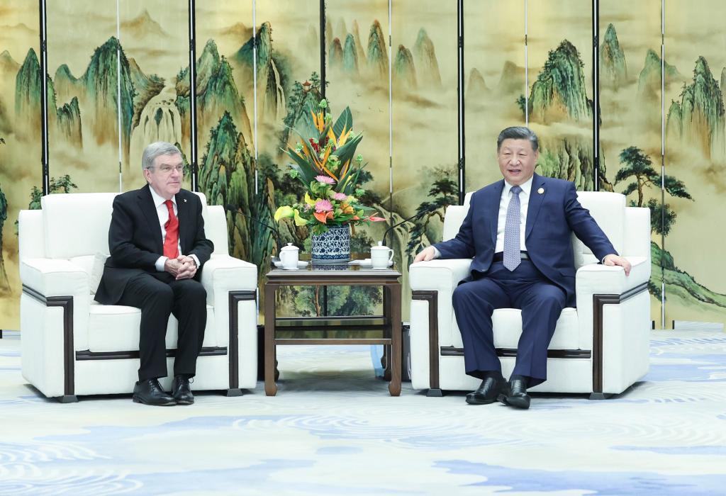 Xi Bertemu Presiden IOC di Harbin